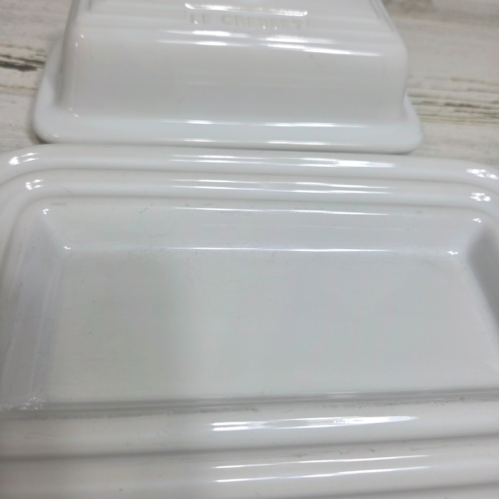 Le Creuset White Heritage Stoneware Covered Butter Dish Rectangular 2 Piece - Picture 3 of 9